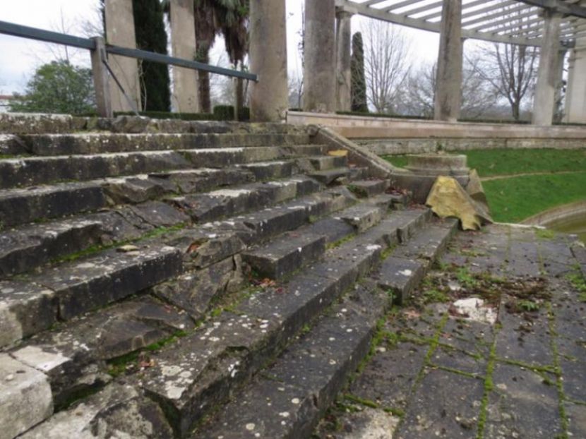 Arnaga Pergola Grand Escalier avant restauration
